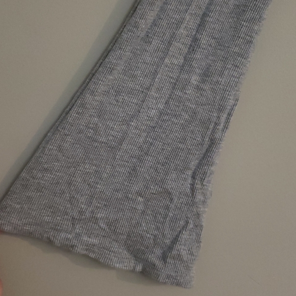 (NWOT) A&F gray mock neck bell sleeves - Picture 2 of 4